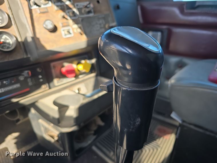 image for item DW3839 1994 Kenworth T450 dump truck