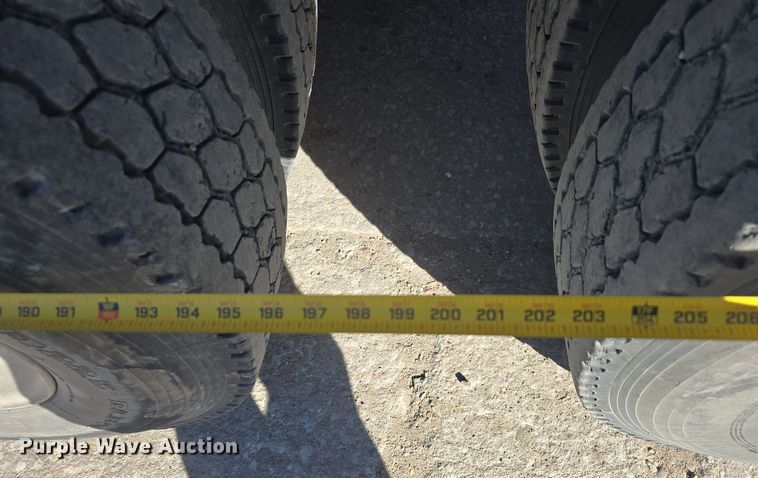 image for item DW3839 1994 Kenworth T450 dump truck