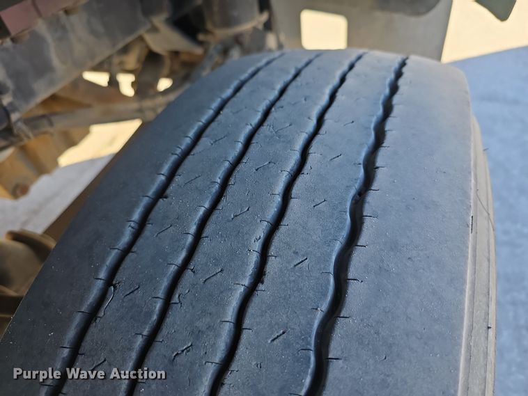 image for item DW3839 1994 Kenworth T450 dump truck