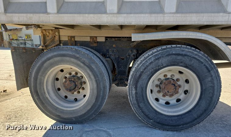 image for item DW3839 1994 Kenworth T450 dump truck