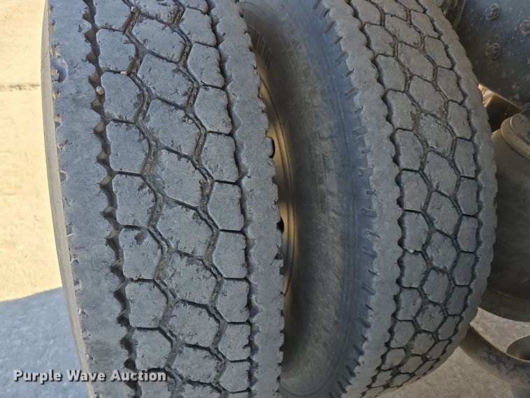 image for item DW3839 1994 Kenworth T450 dump truck