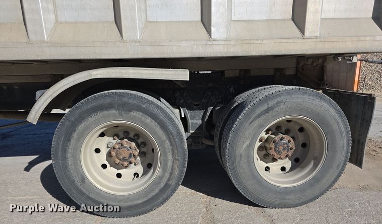 image for item DW3839 1994 Kenworth T450 dump truck