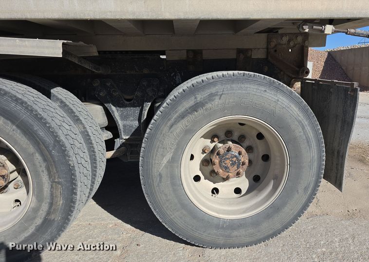 image for item DW3839 1994 Kenworth T450 dump truck