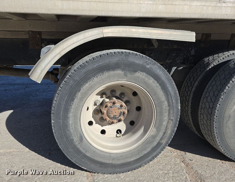 image for item DW3839 1994 Kenworth T450 dump truck