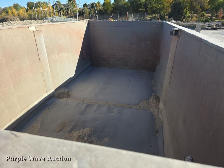 image for item DW3839 1994 Kenworth T450 dump truck