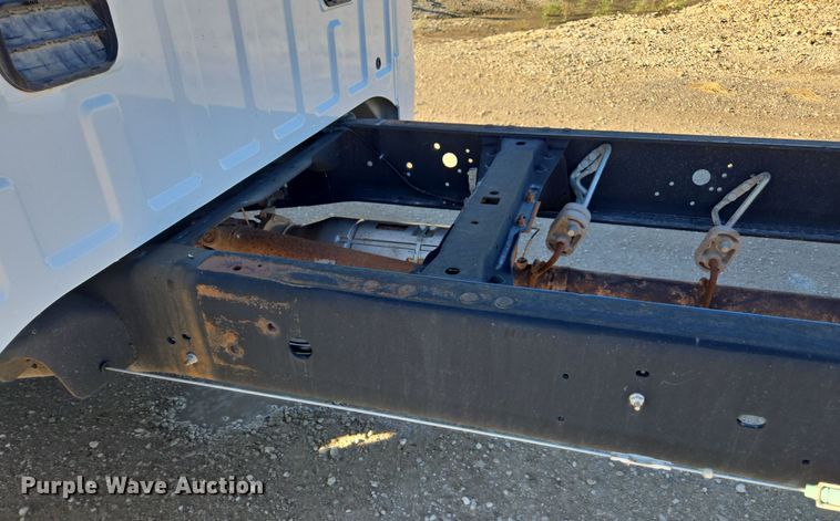 image for item EE7838 2010 Ford F550 Super Duty XL truck cab and chassis