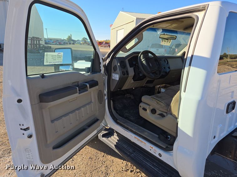 image for item EE7838 2010 Ford F550 Super Duty XL truck cab and chassis