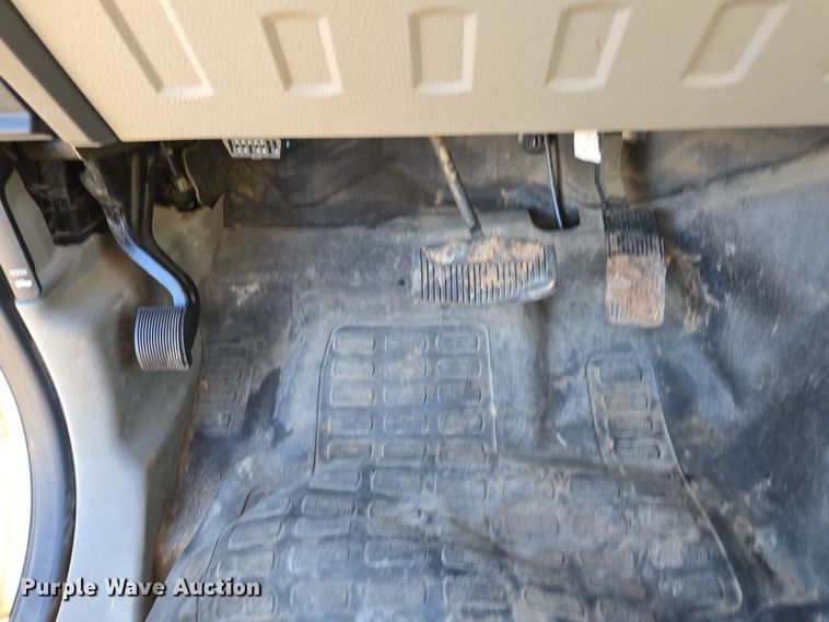 image for item EE7838 2010 Ford F550 Super Duty XL truck cab and chassis