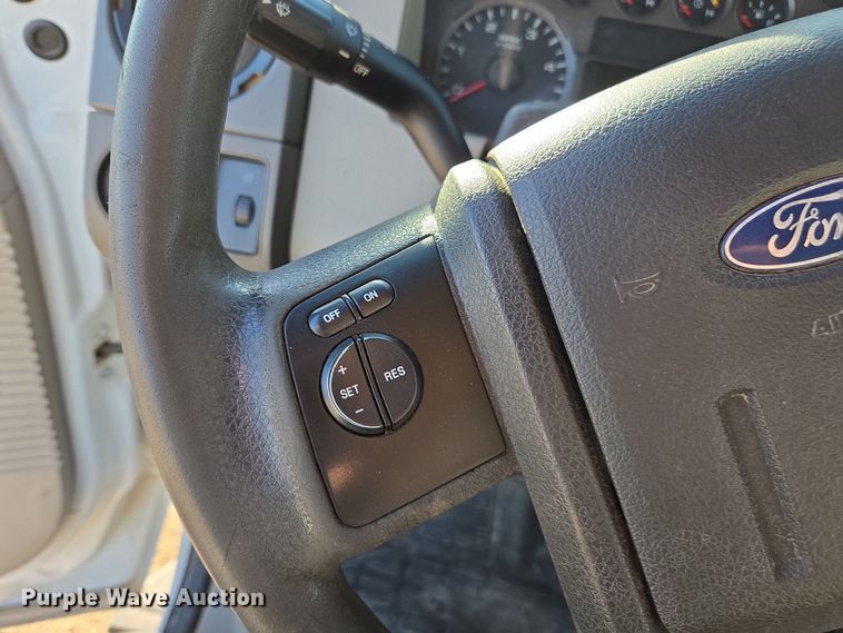 image for item EE7838 2010 Ford F550 Super Duty XL truck cab and chassis