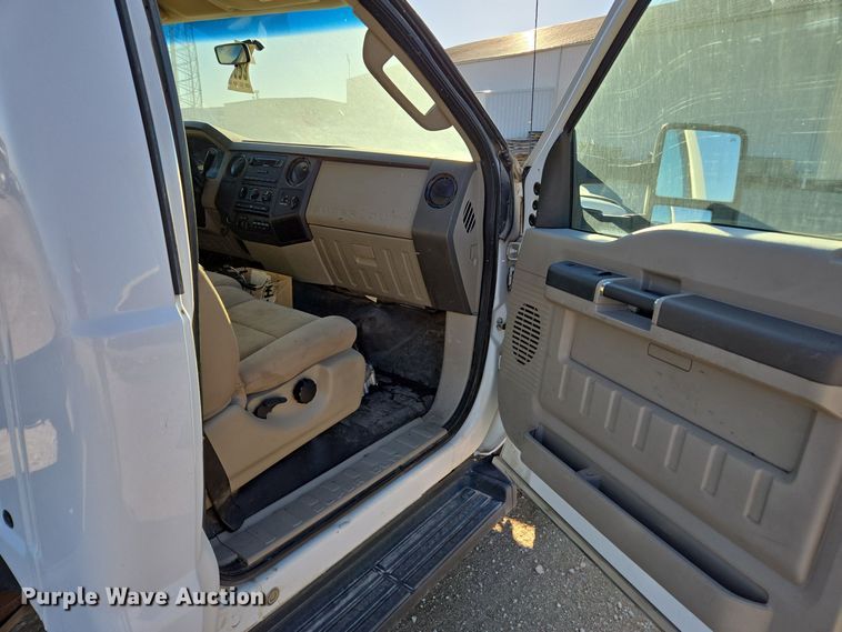 image for item EE7838 2010 Ford F550 Super Duty XL truck cab and chassis