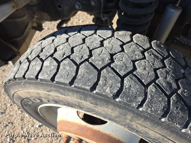 image for item EE7838 2010 Ford F550 Super Duty XL truck cab and chassis