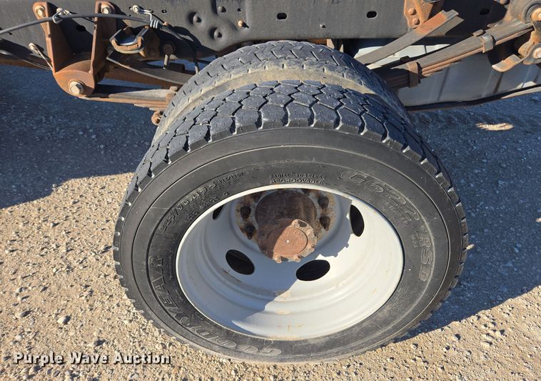 image for item EE7838 2010 Ford F550 Super Duty XL truck cab and chassis