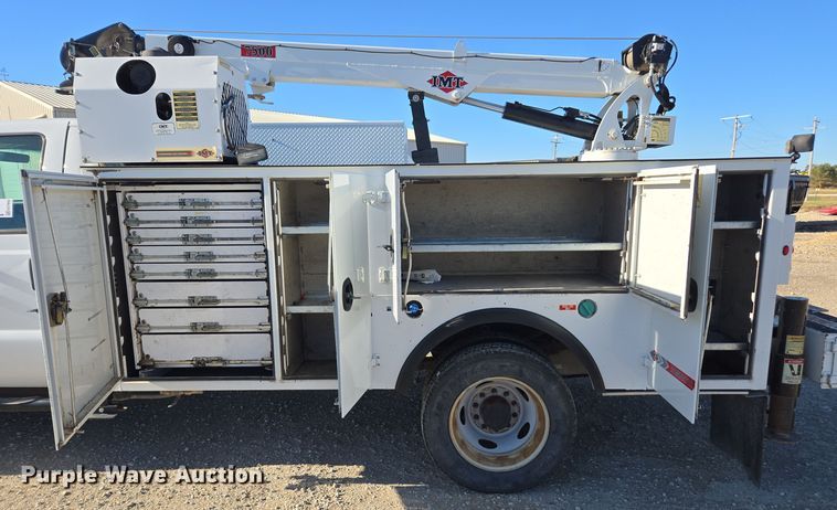 image for item EE7842 2011 Ford F550 Super Duty XL utility / service truck