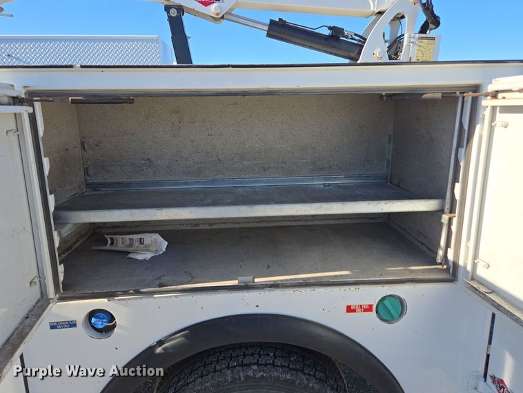 image for item EE7842 2011 Ford F550 Super Duty XL utility / service truck