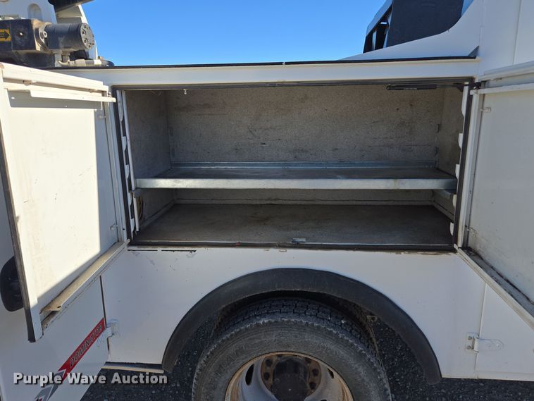 image for item EE7842 2011 Ford F550 Super Duty XL utility / service truck