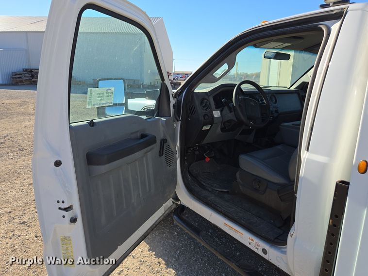 image for item EE7842 2011 Ford F550 Super Duty XL utility / service truck