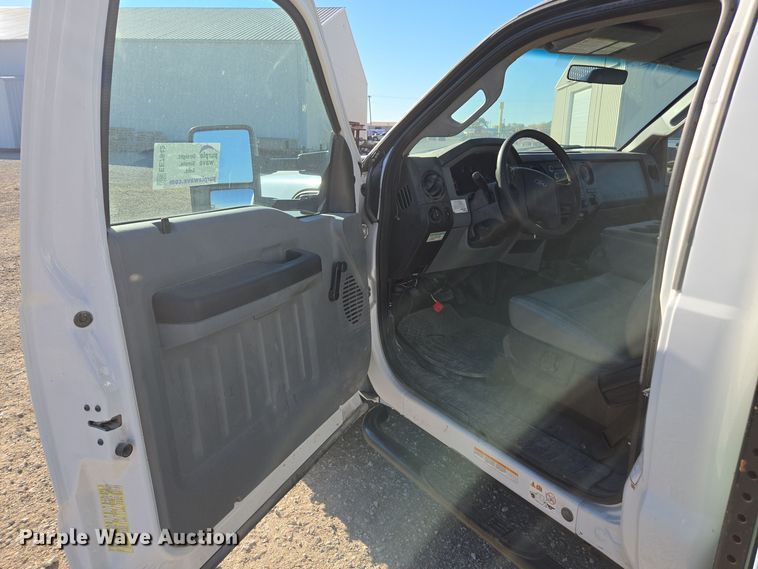 image for item EE7842 2011 Ford F550 Super Duty XL utility / service truck