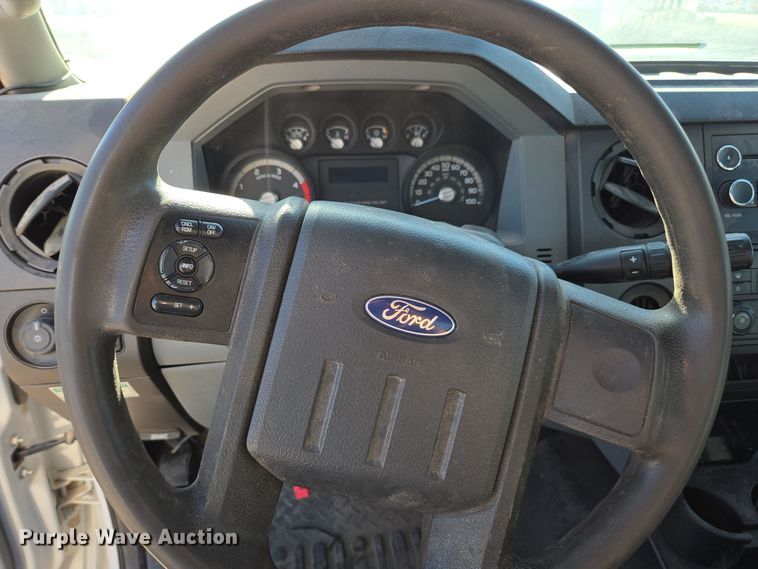image for item EE7842 2011 Ford F550 Super Duty XL utility / service truck