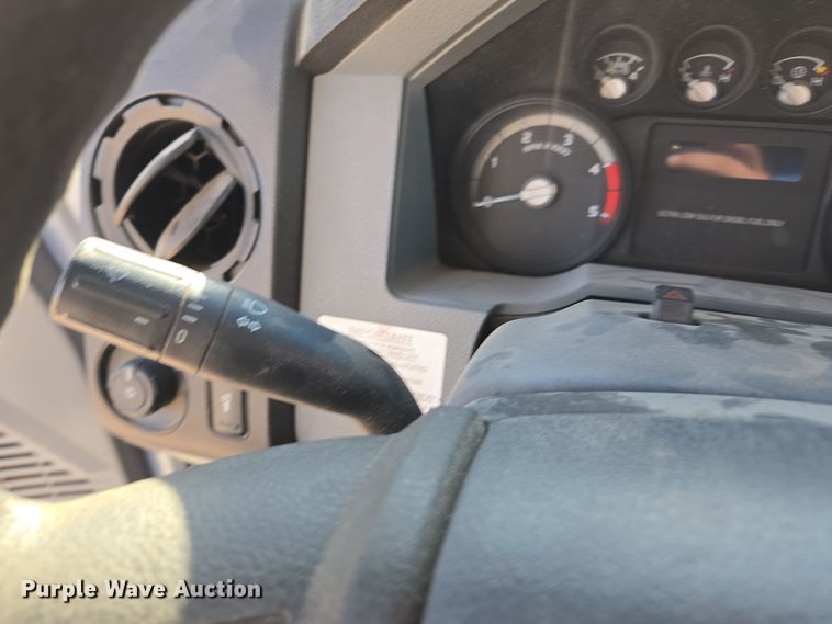 image for item EE7842 2011 Ford F550 Super Duty XL utility / service truck