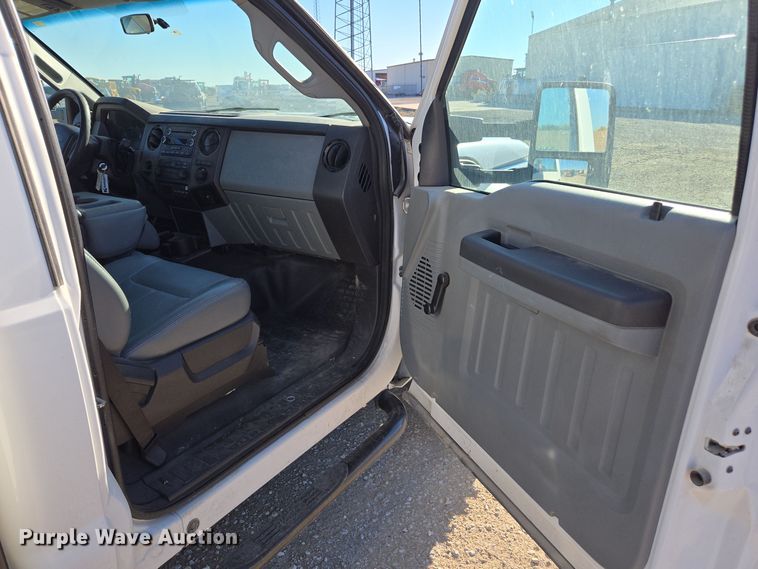 image for item EE7842 2011 Ford F550 Super Duty XL utility / service truck