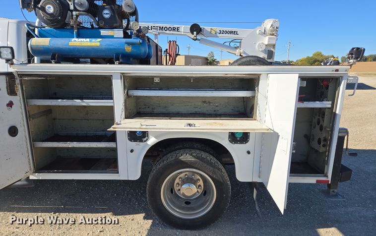 image for item EE7851 2011 Ford F450 Super Duty XLT SuperCab utility / service truck