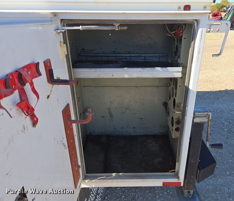 image for item EE7851 2011 Ford F450 Super Duty XLT SuperCab utility / service truck