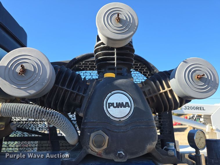 image for item EE7851 2011 Ford F450 Super Duty XLT SuperCab utility / service truck