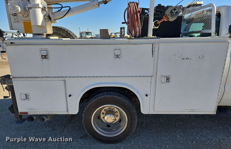 image for item EE7851 2011 Ford F450 Super Duty XLT SuperCab utility / service truck