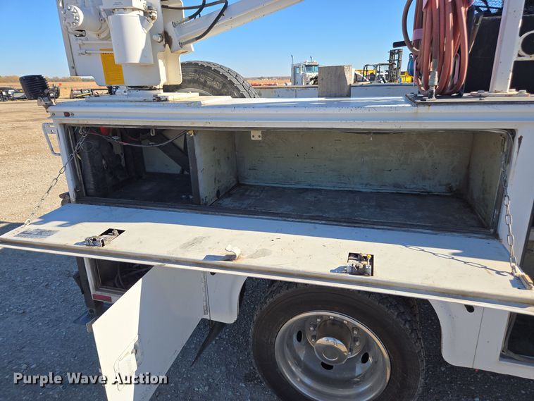 image for item EE7851 2011 Ford F450 Super Duty XLT SuperCab utility / service truck