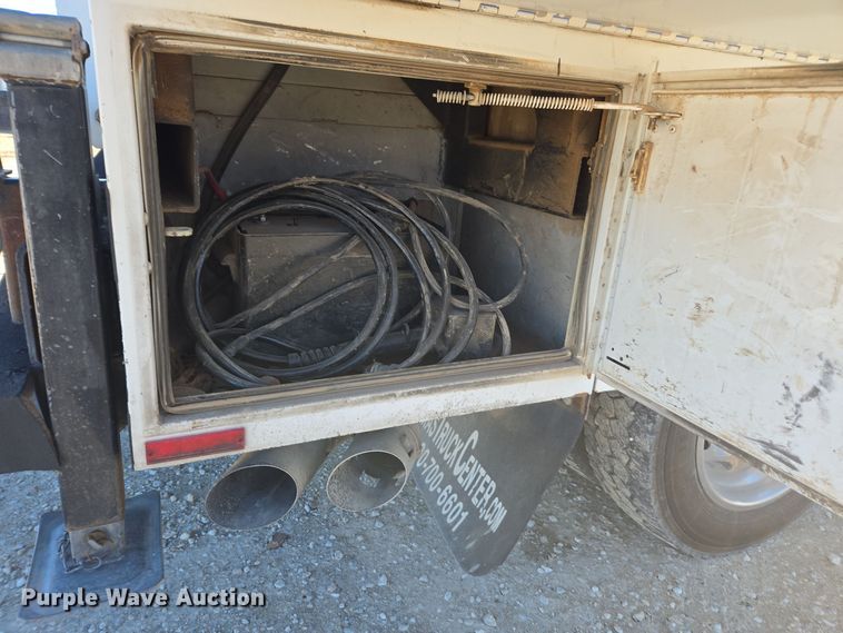 image for item EE7851 2011 Ford F450 Super Duty XLT SuperCab utility / service truck