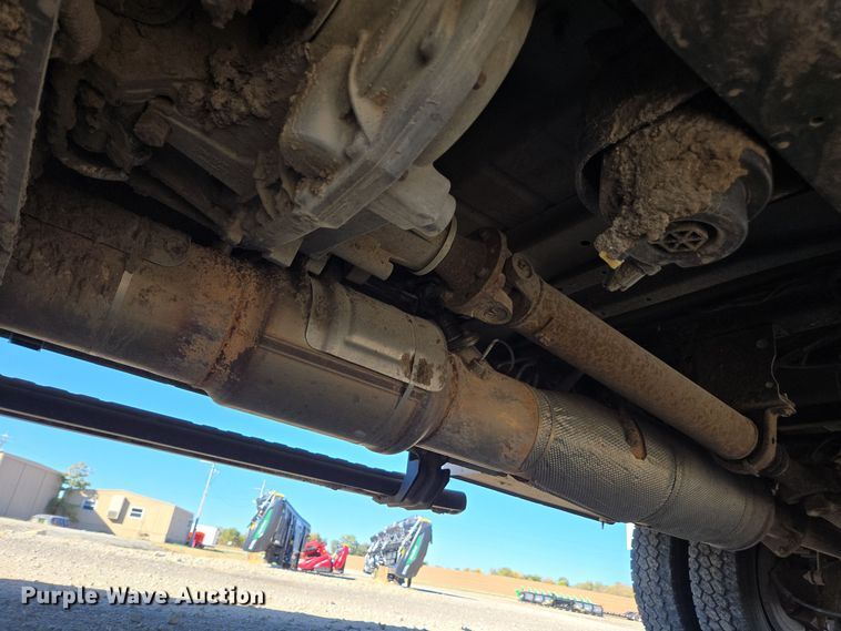 image for item EE7851 2011 Ford F450 Super Duty XLT SuperCab utility / service truck