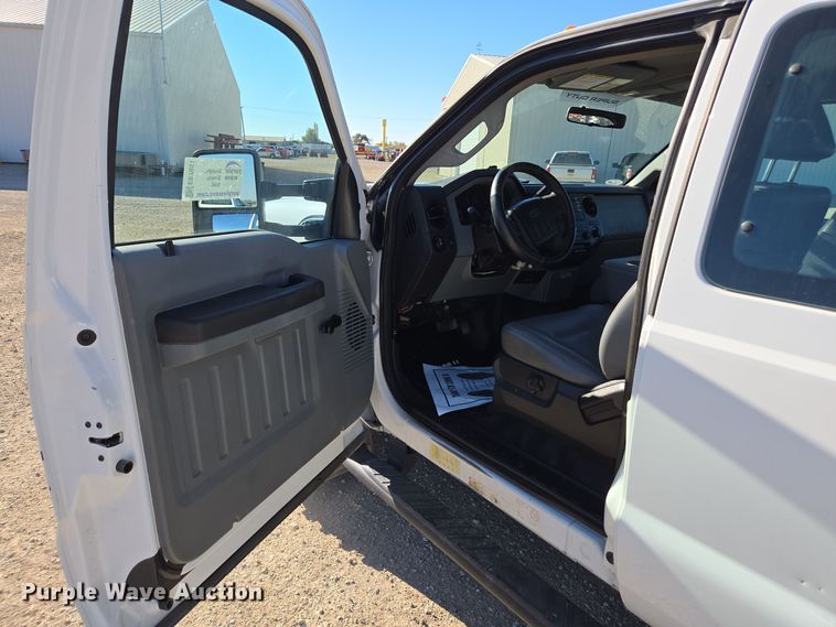 image for item EE7851 2011 Ford F450 Super Duty XLT SuperCab utility / service truck