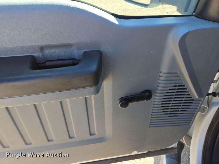 image for item EE7851 2011 Ford F450 Super Duty XLT SuperCab utility / service truck