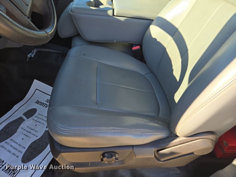 image for item EE7851 2011 Ford F450 Super Duty XLT SuperCab utility / service truck