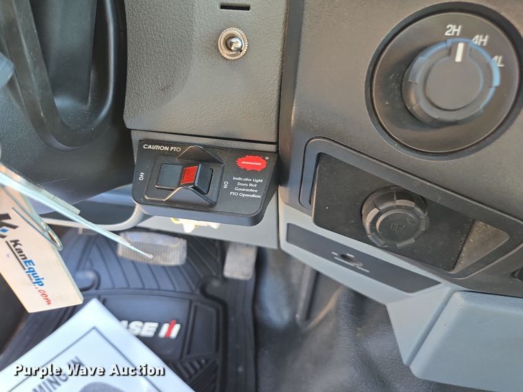 image for item EE7851 2011 Ford F450 Super Duty XLT SuperCab utility / service truck