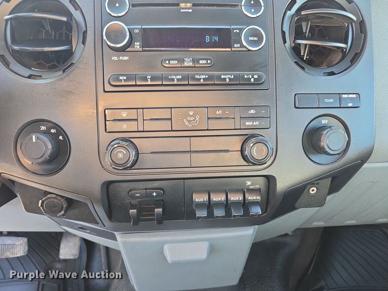 image for item EE7851 2011 Ford F450 Super Duty XLT SuperCab utility / service truck