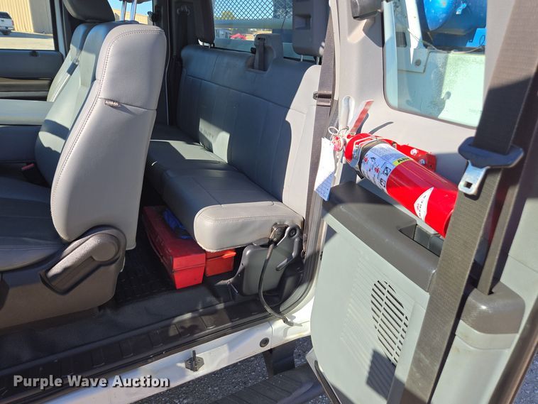 image for item EE7851 2011 Ford F450 Super Duty XLT SuperCab utility / service truck