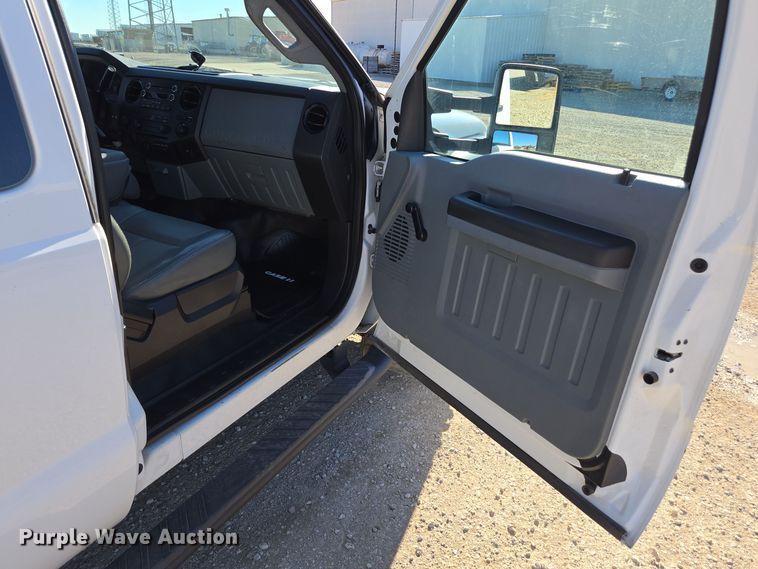 image for item EE7851 2011 Ford F450 Super Duty XLT SuperCab utility / service truck