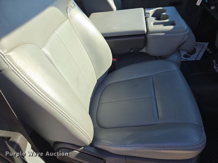 image for item EE7851 2011 Ford F450 Super Duty XLT SuperCab utility / service truck