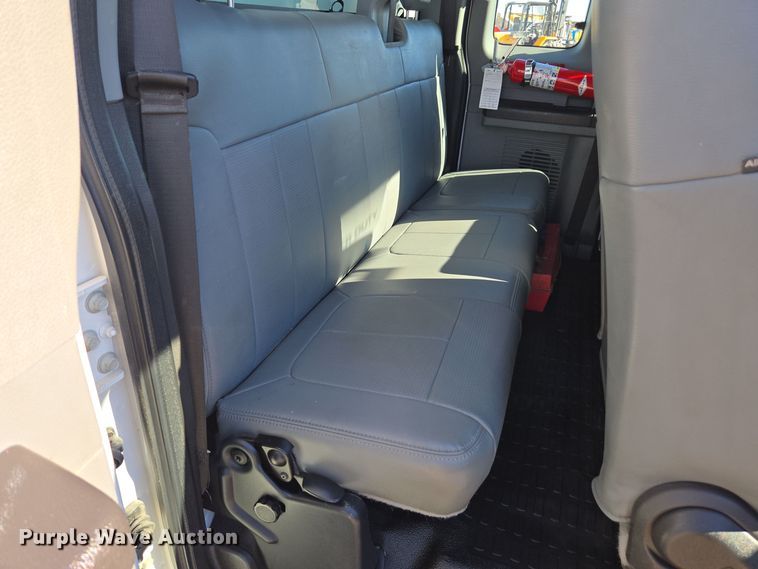 image for item EE7851 2011 Ford F450 Super Duty XLT SuperCab utility / service truck