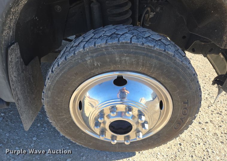 image for item EE7851 2011 Ford F450 Super Duty XLT SuperCab utility / service truck