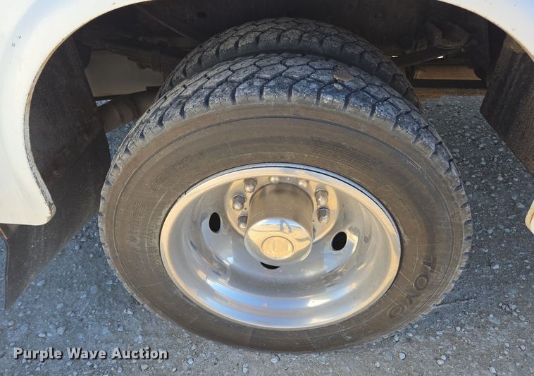 image for item EE7851 2011 Ford F450 Super Duty XLT SuperCab utility / service truck