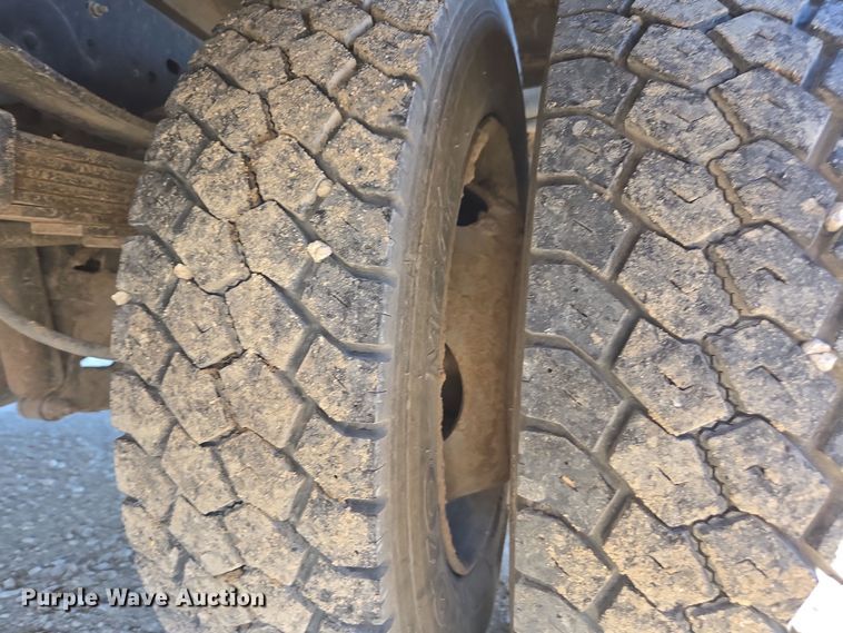 image for item EE7851 2011 Ford F450 Super Duty XLT SuperCab utility / service truck