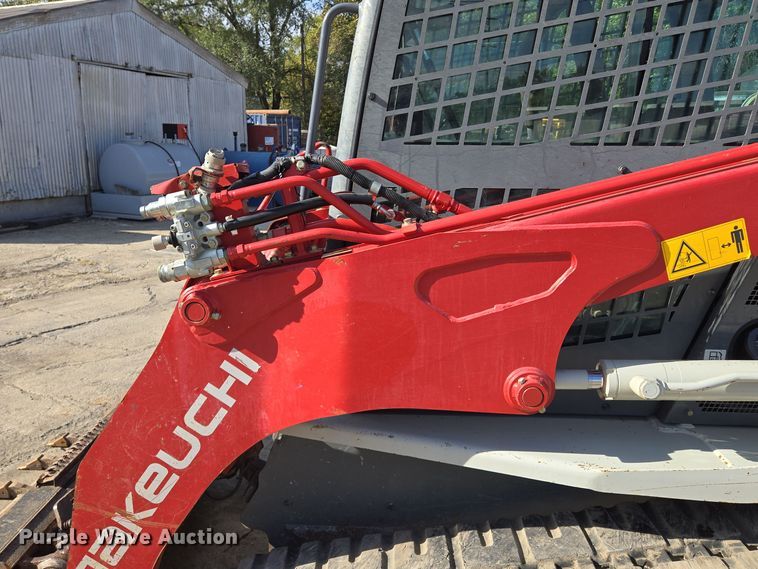 image for item EE8617 2018 Takeuchi TL12R-2 tracked skid steer loader