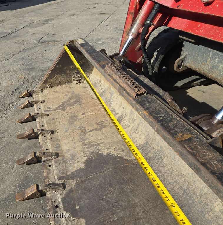 image for item EE8617 2018 Takeuchi TL12R-2 tracked skid steer loader