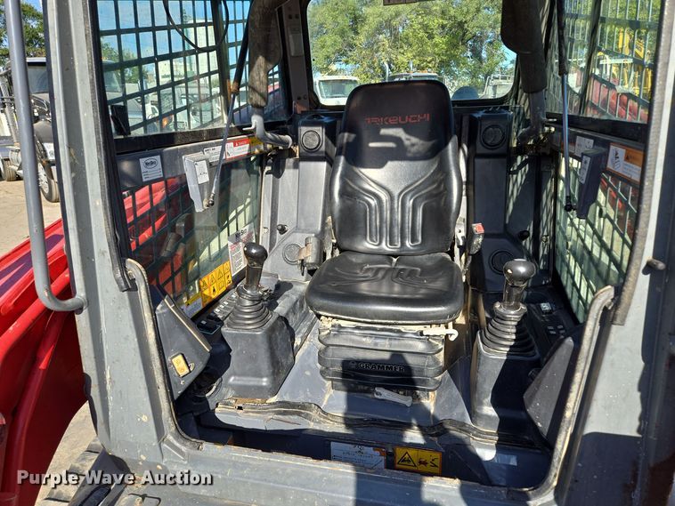 image for item EE8617 2018 Takeuchi TL12R-2 tracked skid steer loader