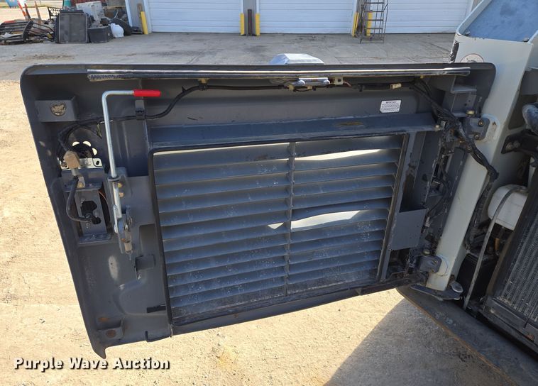 image for item EE8617 2018 Takeuchi TL12R-2 tracked skid steer loader