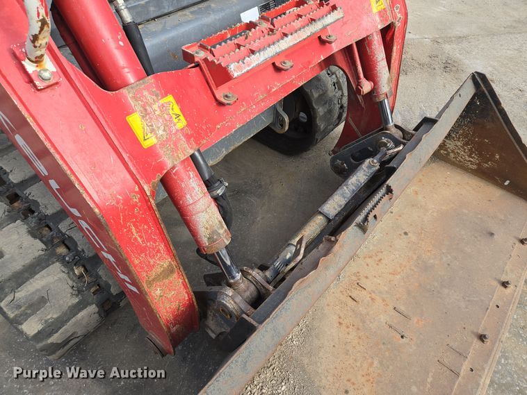 image for item EE8618 2017 Takeuchi TL12R-2 tracked skid steer loader