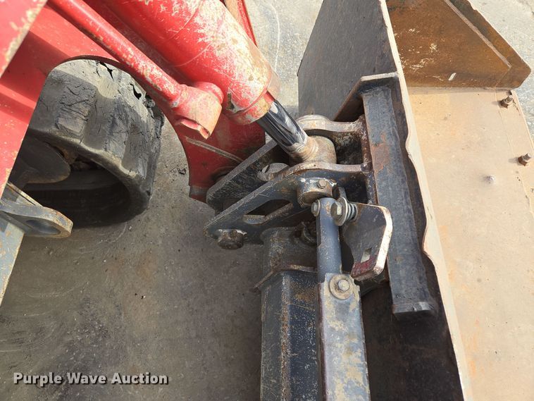 image for item EE8618 2017 Takeuchi TL12R-2 tracked skid steer loader