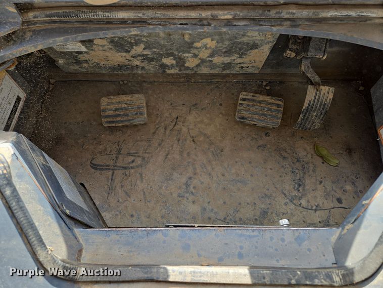 image for item EE8618 2017 Takeuchi TL12R-2 tracked skid steer loader